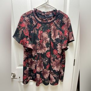 Torrid size 2 sheer flowy top with flowers and lace details